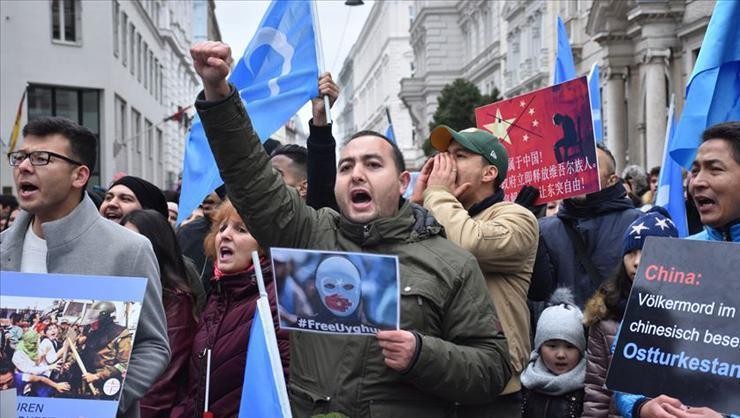 Trump, Uygur Türklerine yönelik baskılar nedeniyle Çine yaptırım tasarısını onayladı