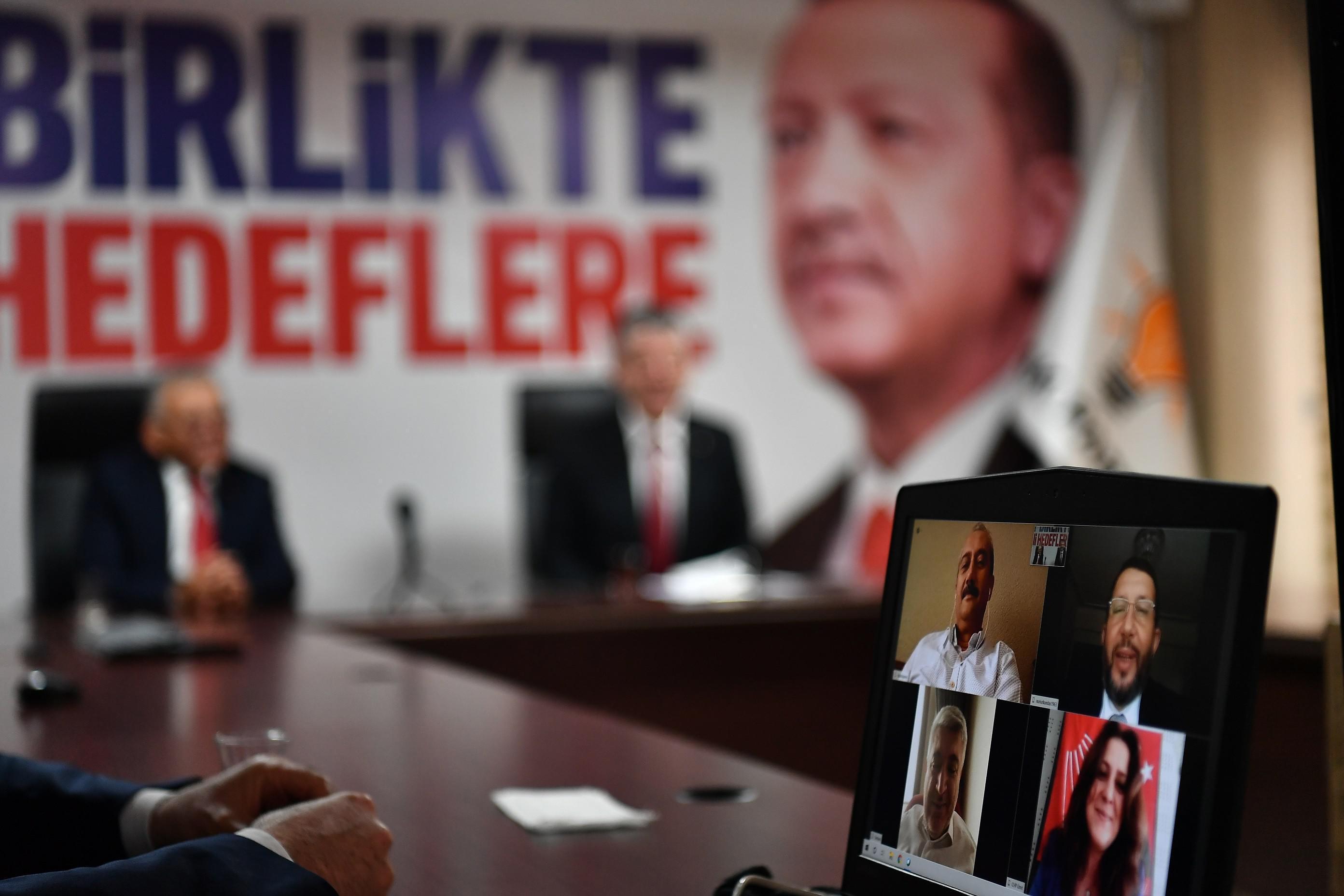 CHP, AK Parti ve MHP ile video konferans aracılığıyla bayramlaştı