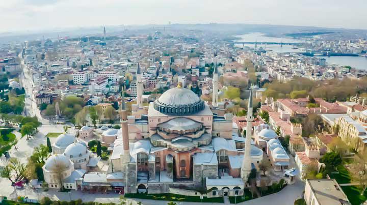 Drone ile çekilen fotoğraflarla İstanbul’u hikayeleştirdiler