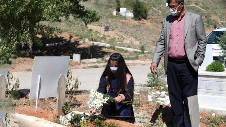 Emine Bulutun kızı Anneler Gününde mezarlığa koştu
