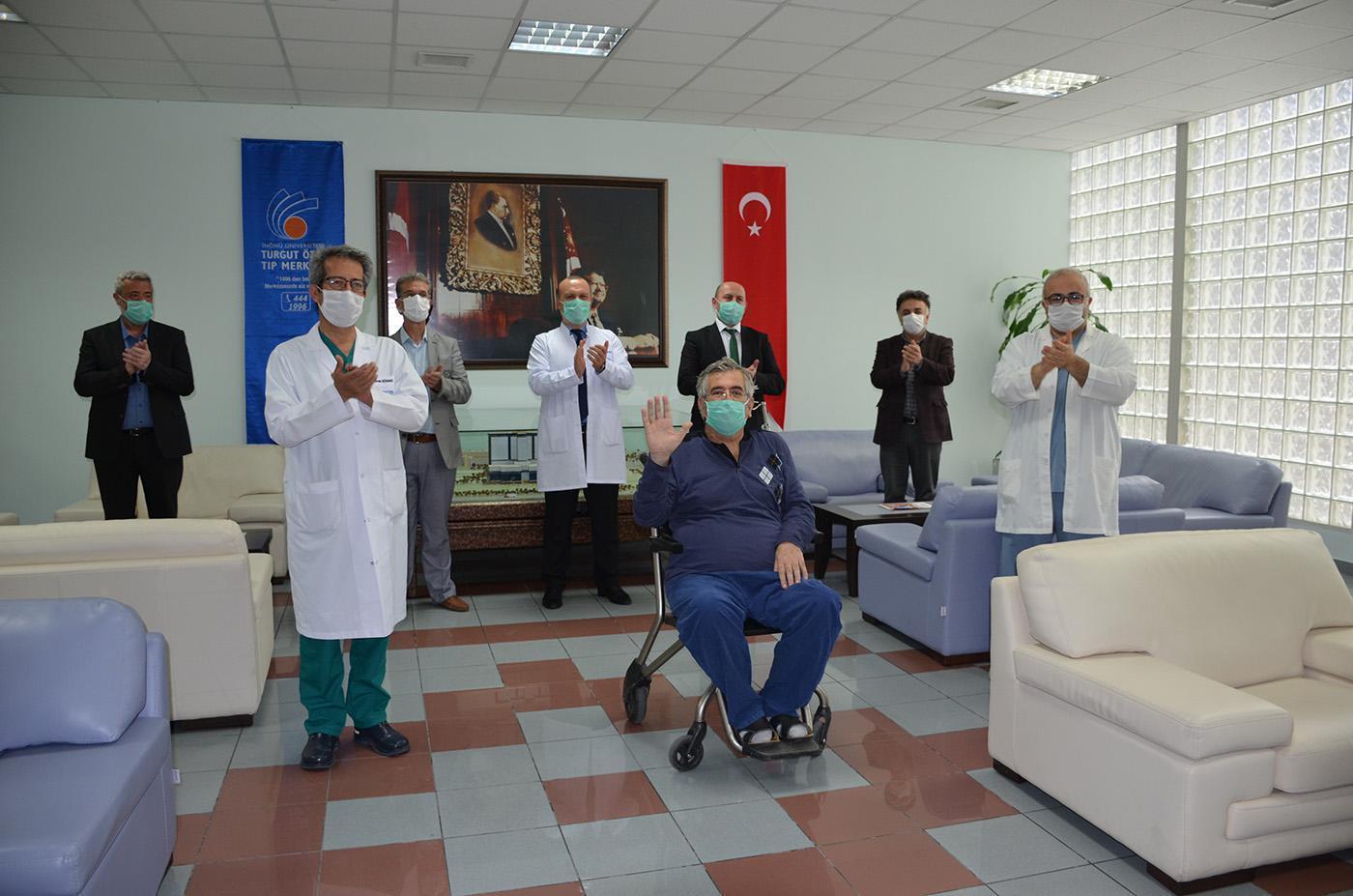 Türkiyede ilk plazma tedavisi uygulanan hasta taburcu edildi