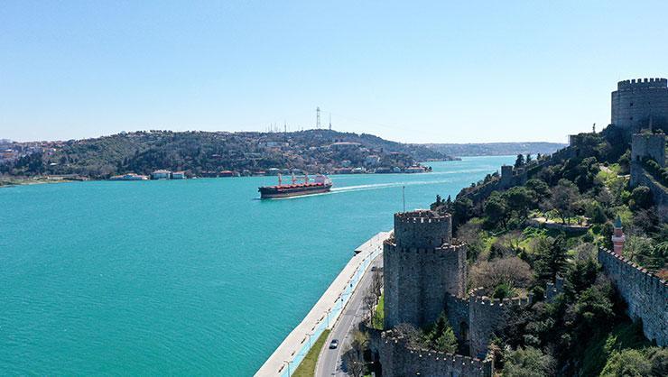 İstanbul Boğazı’nın renginin değişmesi endişeye neden oldu