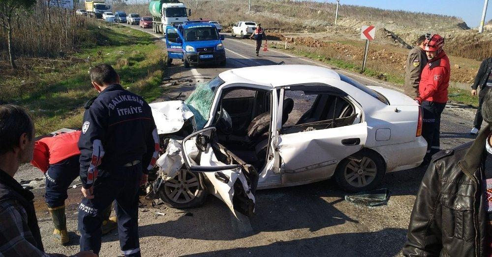 Balıkesir’de trafik kazası: 1 ölü, 4 yaralı
