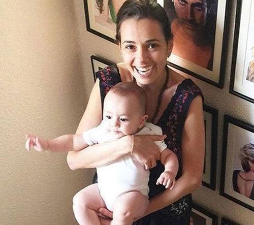 Özgü Namal ikinci kez anne oldu