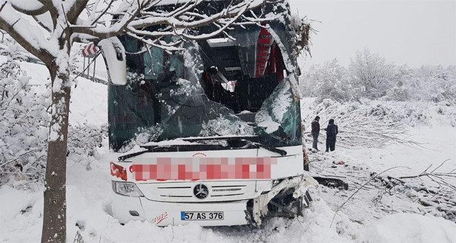 Sinopta yolcu otobüsü uçuruma yuvarlandı