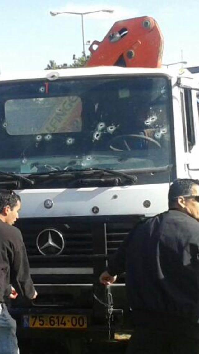 Kudüste kamyon insanları ezdi: Ölü ve yaralılar var