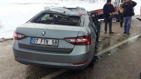 Ağır ceza hakimi, savcı eşi ve 2 çocuğu Antalyadaki kazada yaralandı