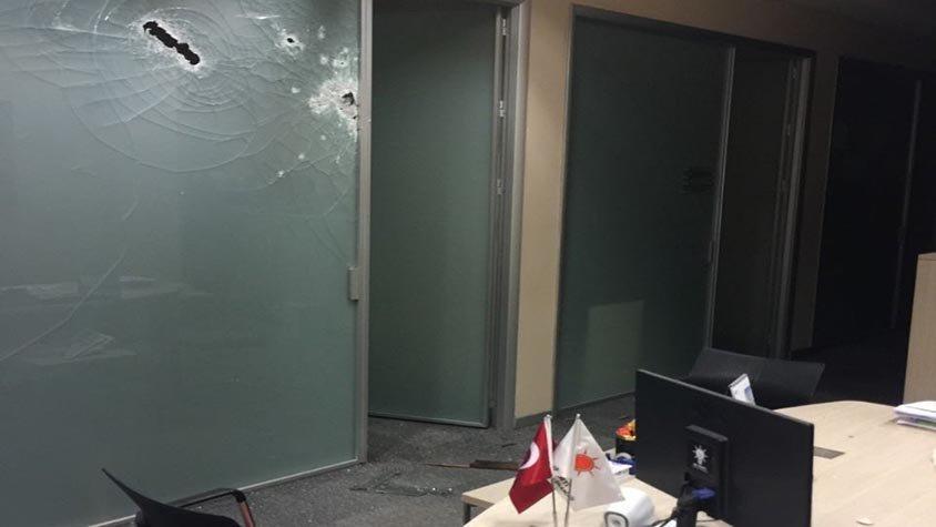 AK Parti İstanbul İl Başkanlığına lav silahlı saldırı girişimi