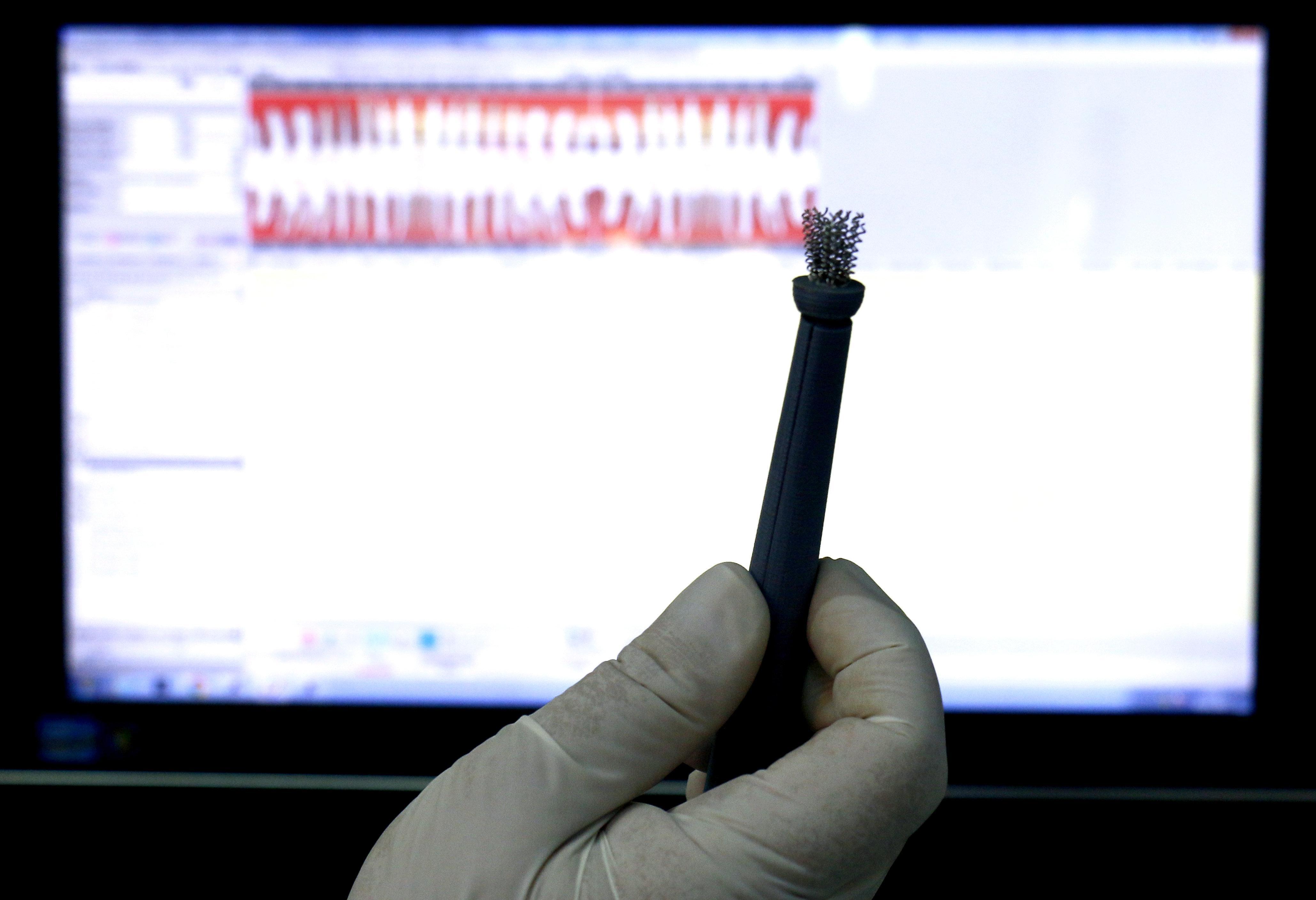 Türk bilim insanları ağız kanserine özel fırça geliştirdi