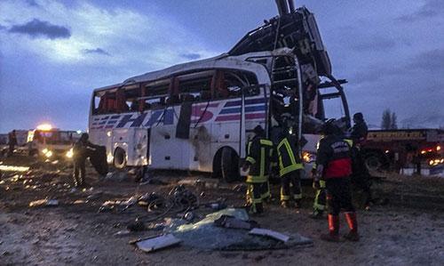 Konyada facia, iki otobüs çarpıştı: 6 ölü 24 yaralı