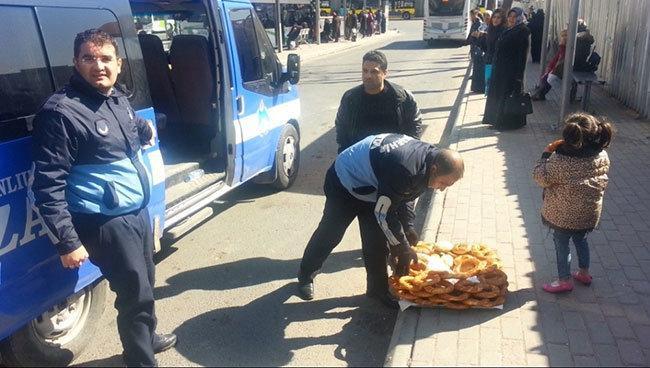 Şanlıurfa’da Suriyeli çocuk ekmek teknesinin ardından dakikalarca baktı