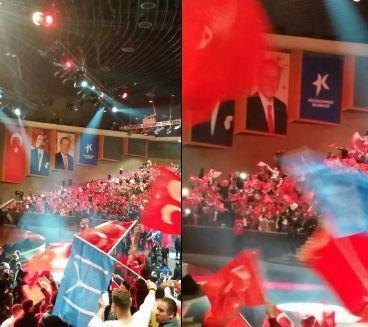 MHPnin evet programında Erdoğan posterleri