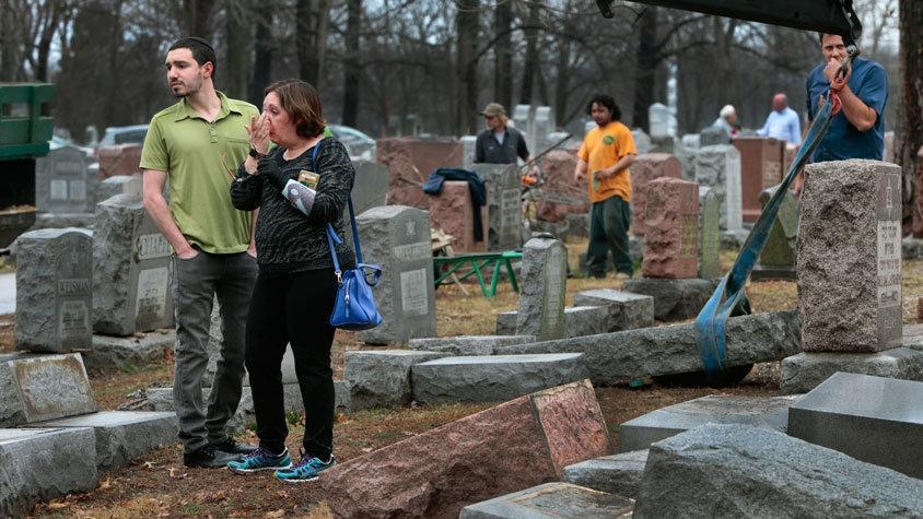 Amerikada insanlık örneği Yahudi mezarlığı için 57 bin dolar toplandı