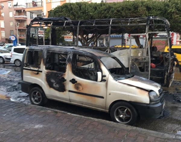 Antalyada servis midibüsü yandı, işçiler ölümden döndü