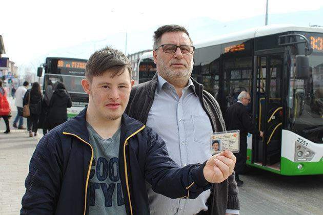 Engelli çocuk ve babası özel halk otobüsünden zorla indirildi