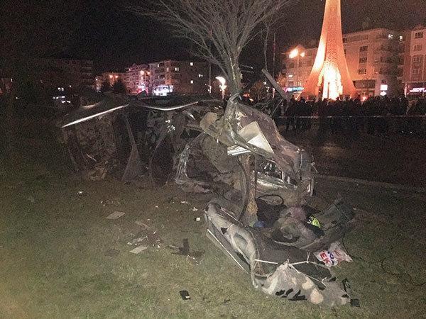 Son dakika: Ankaranın Akyurt ilçesinde trafik kazası: 5 ölü, 1 yaralı