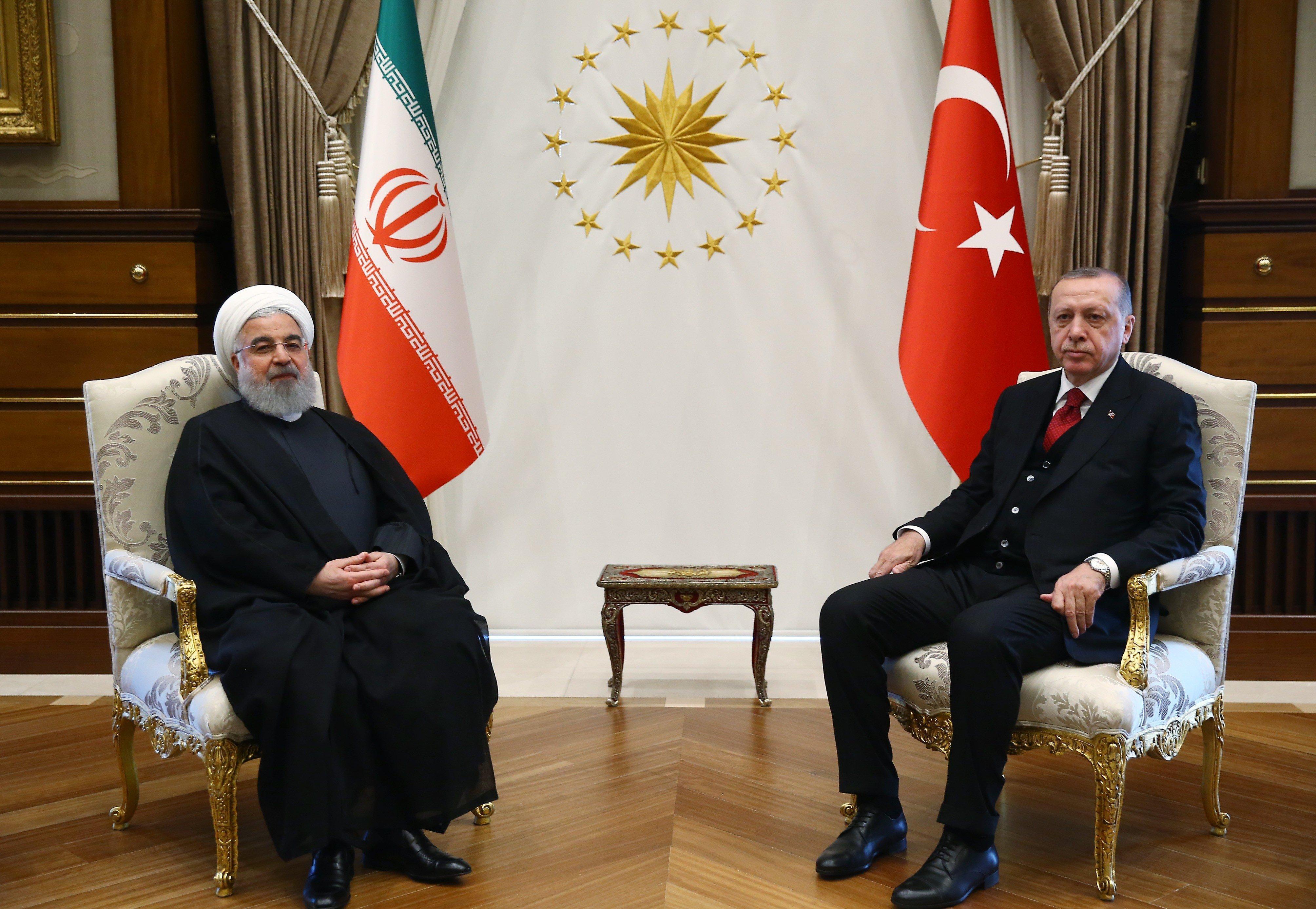 Erdoğan İran Cumhurbaşkanı Hasan Ruhani ile görüştü
