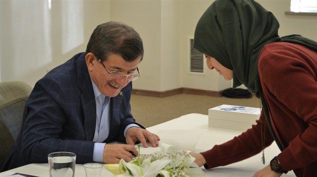 Eski Başbakan AK Parti Konya Milletvekili Davutoğlu fuarda yok