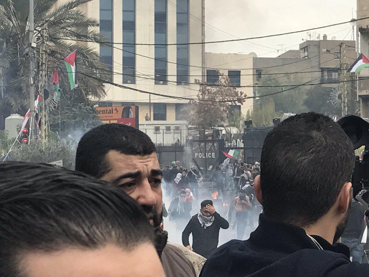Beyrutta, ABD Büyükelçiliği önündeki Kudüs protestosuna polis müdahalesi