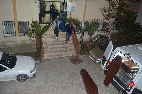 İzmirde bıçaklanarak öldürülen kadın, naylon poşete sarılmış halde bulundu