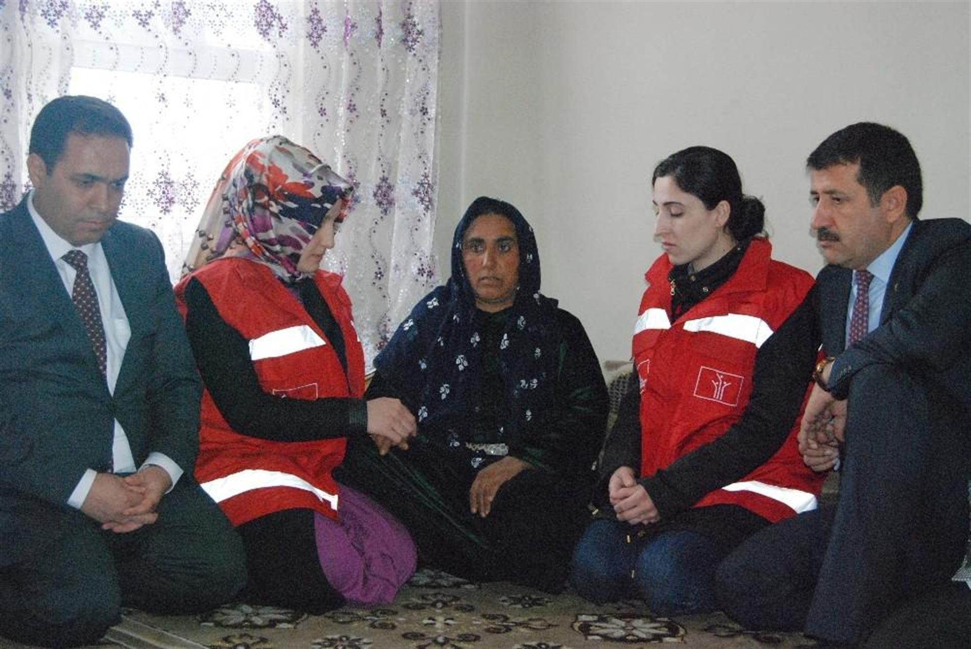 Suriyeden gelen ateşle şehit olan erin evine ateş düştü