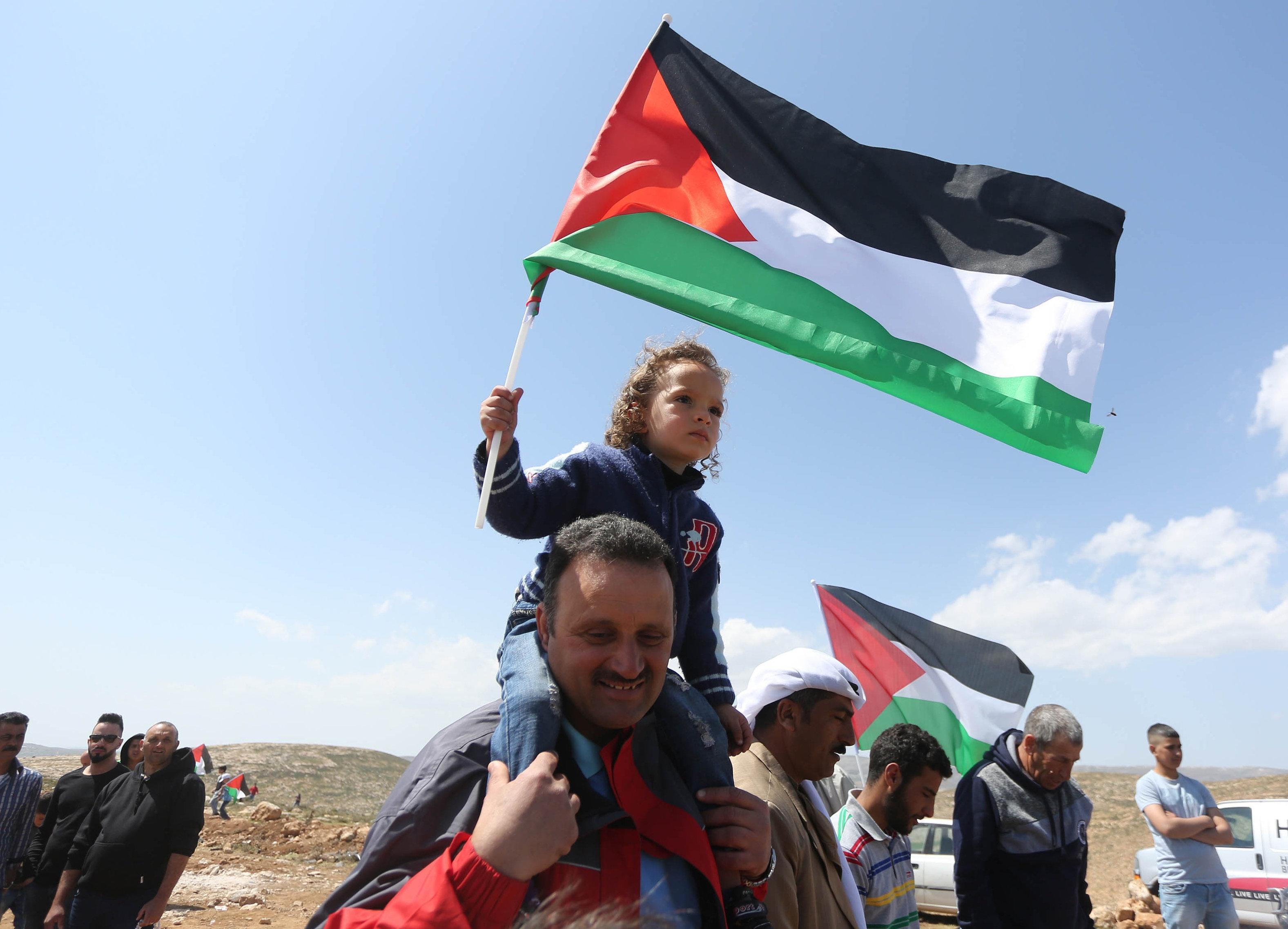Filistinliler cuma namazını arazide kıldı