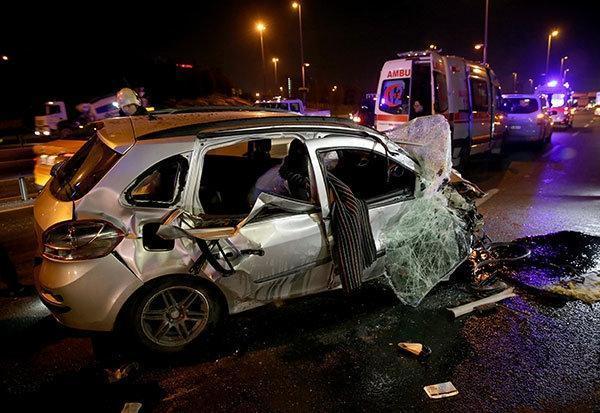 Zeytinburnunda korkunç kaza: 1 ölü, 2 yaralı