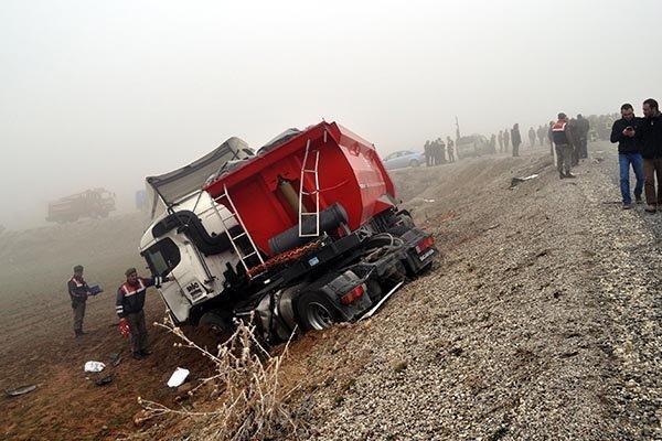 Kayseride öğrenci servisi ile TIR çarpıştı