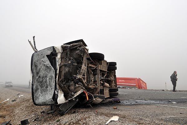 Kayseride öğrenci servisi ile TIR çarpıştı