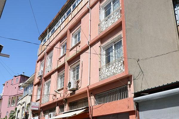 Adanada Furkan Eğitim ve Hizmet Vakfına ait 6 yurt binası mühürlendi