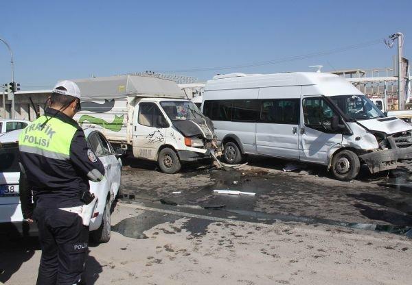 Sivasta zincirleme trafik kazası: 5 yaralı