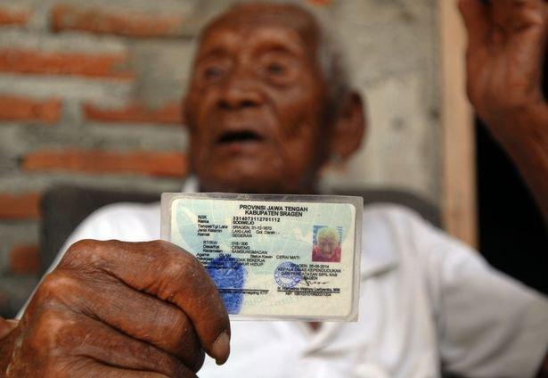 Dünyanın en yaşlı insanı olan Endonezyalı Gotho 146 yaşında öldü