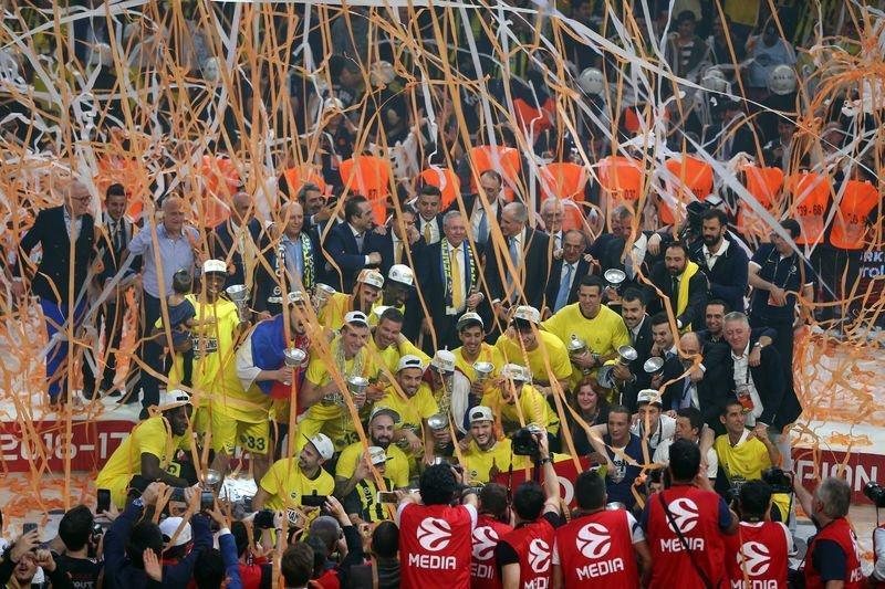 Olympiakos Başkanı Fenerbahçenin başarısını küçümsedi