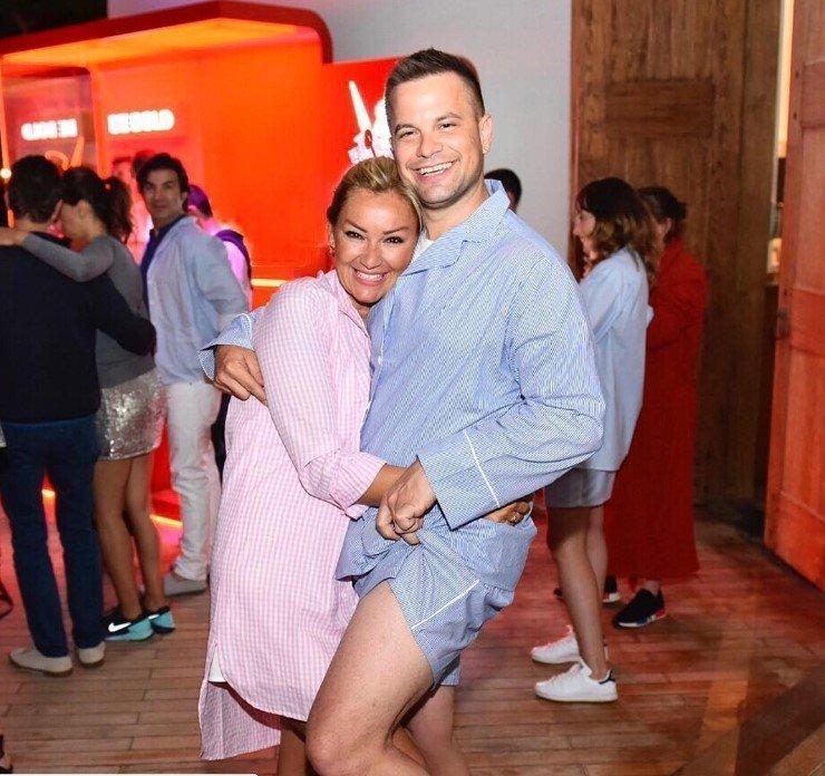 Pınar Altuğ ve eşi Yağmur Atacanın pijamalı pozu sosyal medyada olay oldu