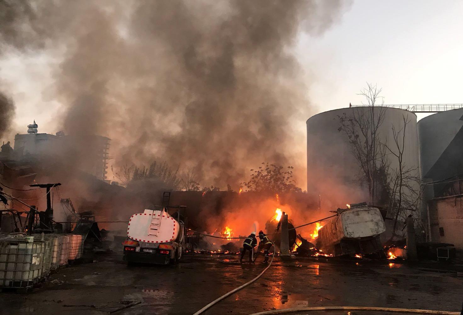 Adana’da fabrika yangını