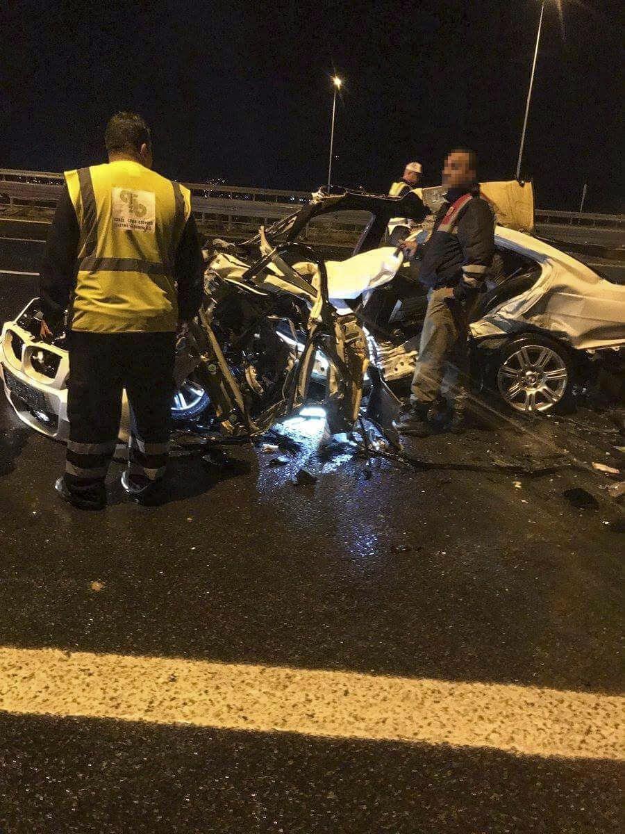 İzmirde aynı yerde iki kaza: 3 ölü