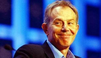 Medya patronunun karısı, Tony Blaire aşık