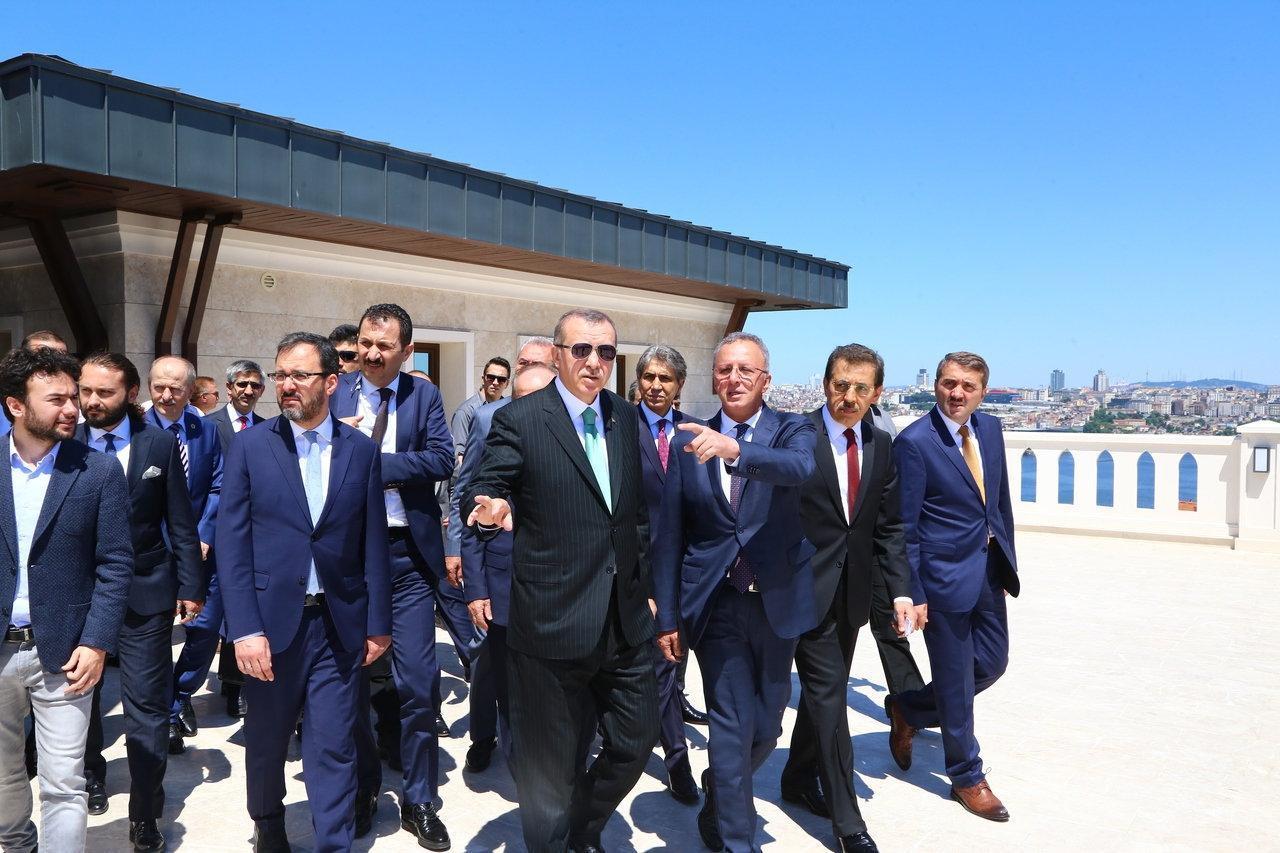Cumhurbaşkanı Erdoğan mezun olduğu okulu kendi adıyla yeniden açıyor