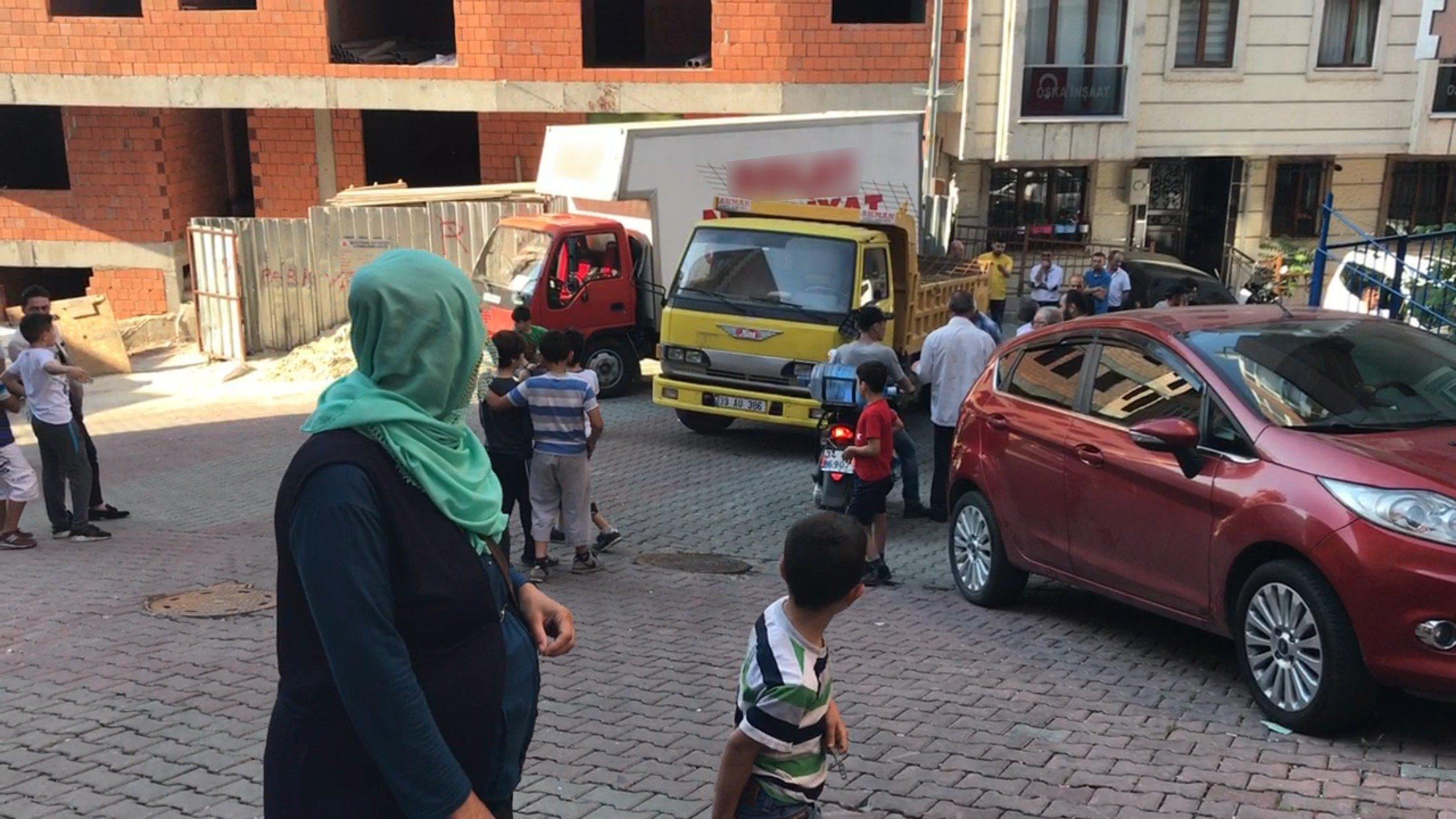 İstanbul’da kamyonet dehşeti 2 kız kardeşi ölüm ayırdı