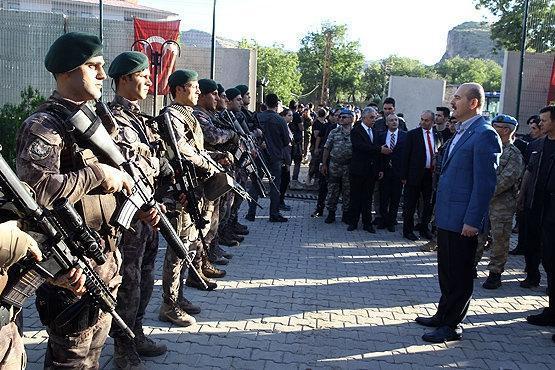 İçişleri Bakanı Soylu Özel Harekat polislerini ziyaret etti