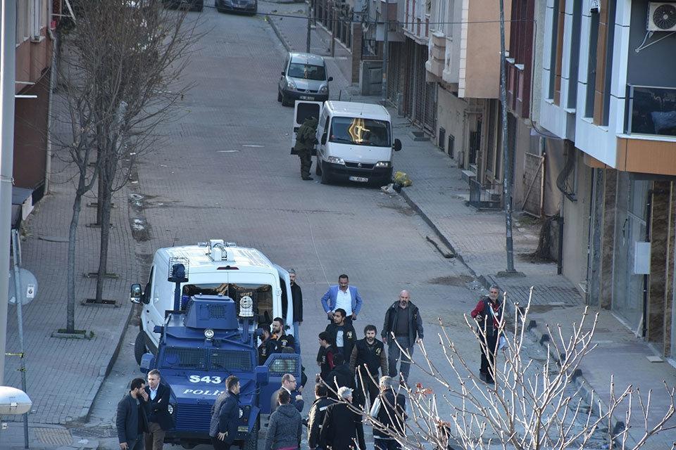 İstanbul Bahçelievlerde durdurulan şüpheli araçta bomba bulundu