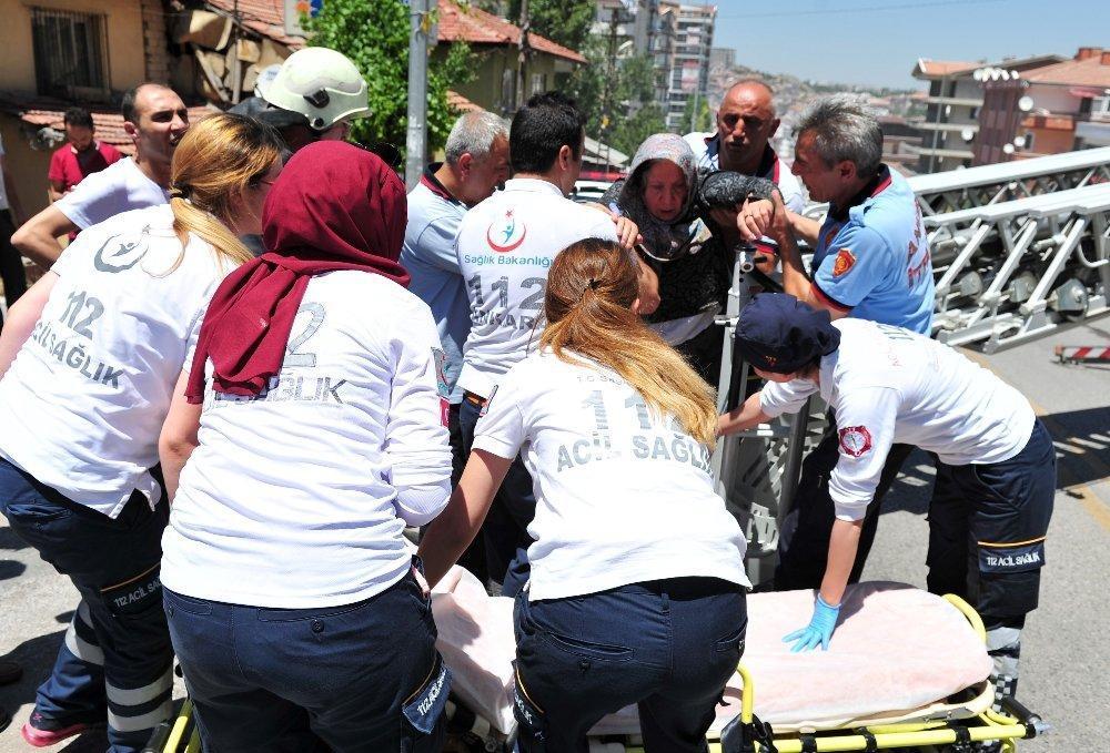 Ankarada yangın 14ü çocuk 23 kişi mahsur kaldı