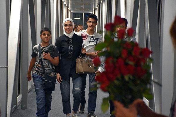 Bodruma gelen Arap turistler güllerle karşılandı