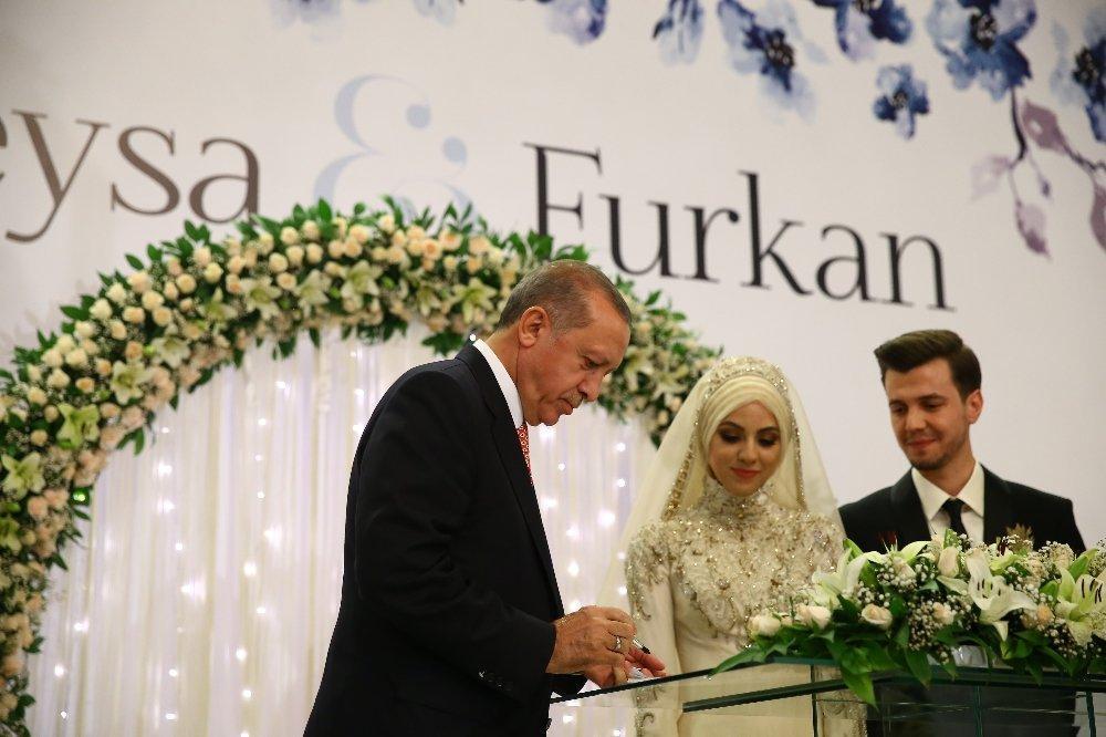 İbrahim Kalın’ın kızı Rumeysa evlendi, Erdoğan nikah şahidi oldu