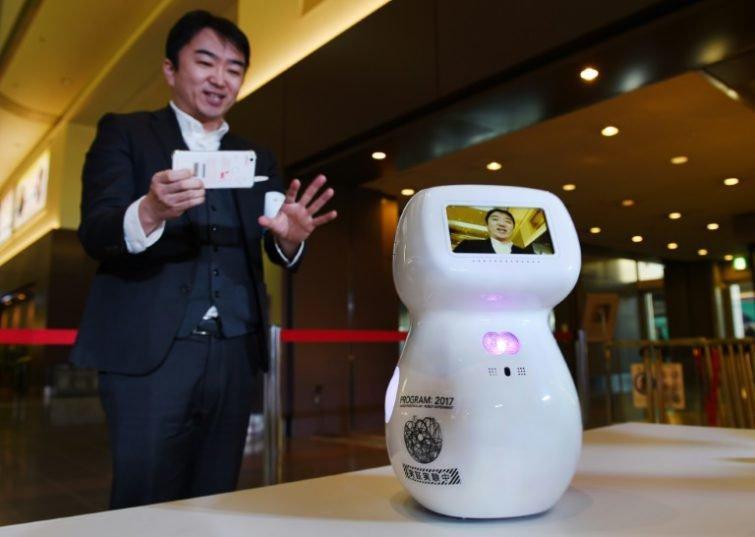 Japonya havaalanında insansı robotlar görev alacak