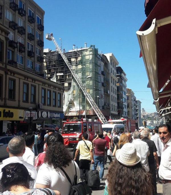 İstanbul Eminönünde yangın çıktı