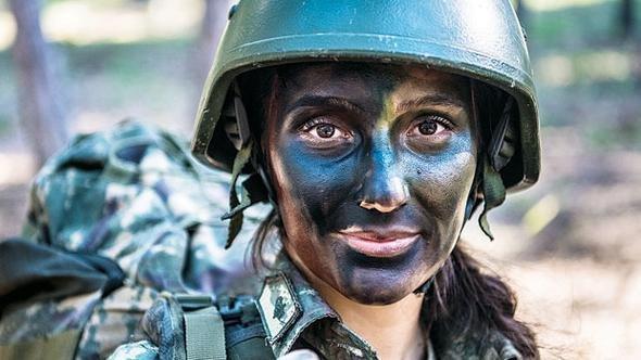 Astsubay Çavuş Arzu Oğuz, Türkiyenin ilk kadın komandosu olmaya hazırlanıyor