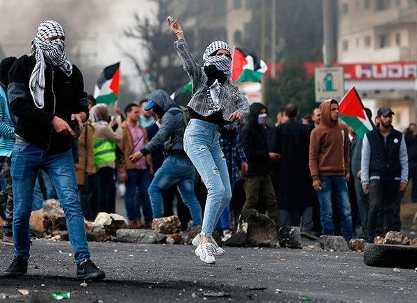 İsrail ajanları eylemci kılığına girdi