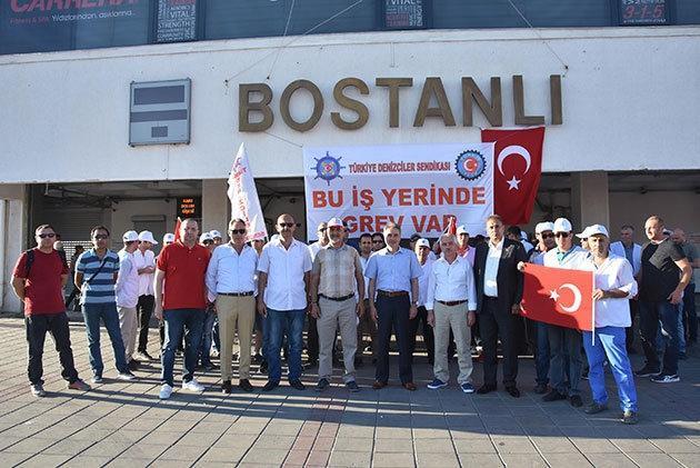 İzmirde yolcu ve araba vapuru seferleri grev nedeniyle durdu