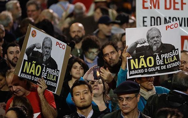 Brezilyanın efsanevi başkanı Lula da Silvaya 9 yıl 6 ay hapis